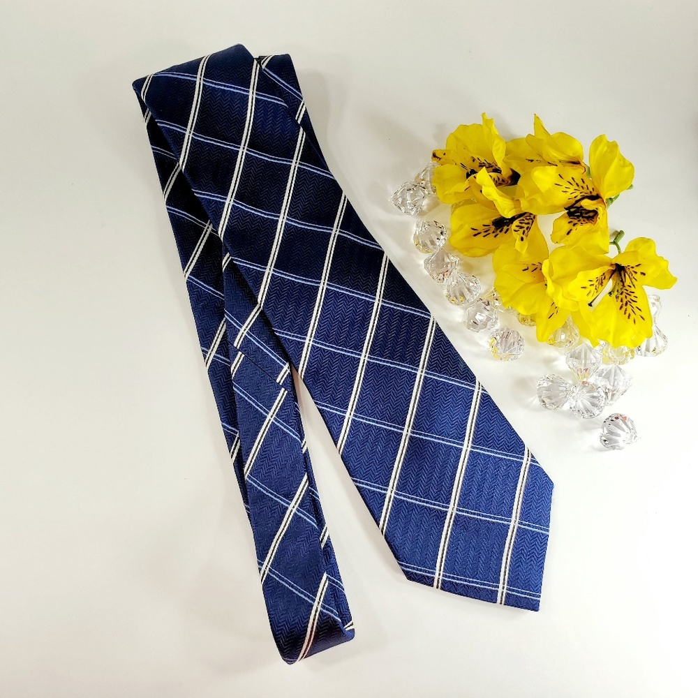 Donald J. Trump Signature Blue Stripped Tie